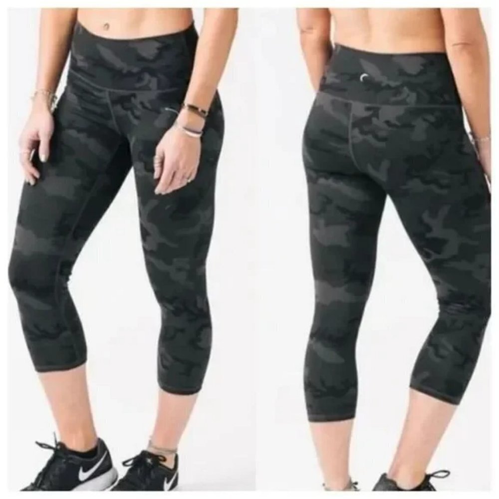 Zyia Active‎ Camp Camo Cropped Leggings